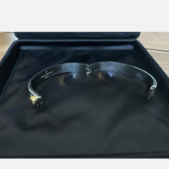 Authentic Louis Vuitton Silver cuff bangle bracelet - Picture 3 of 9